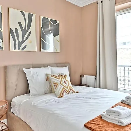 Apartment Colore Rue Niepce Paris